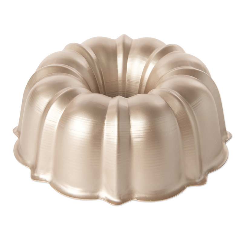Nordic Ware Classic Cake Pan, 9.1" H x 26.2" W x 26.2" D
