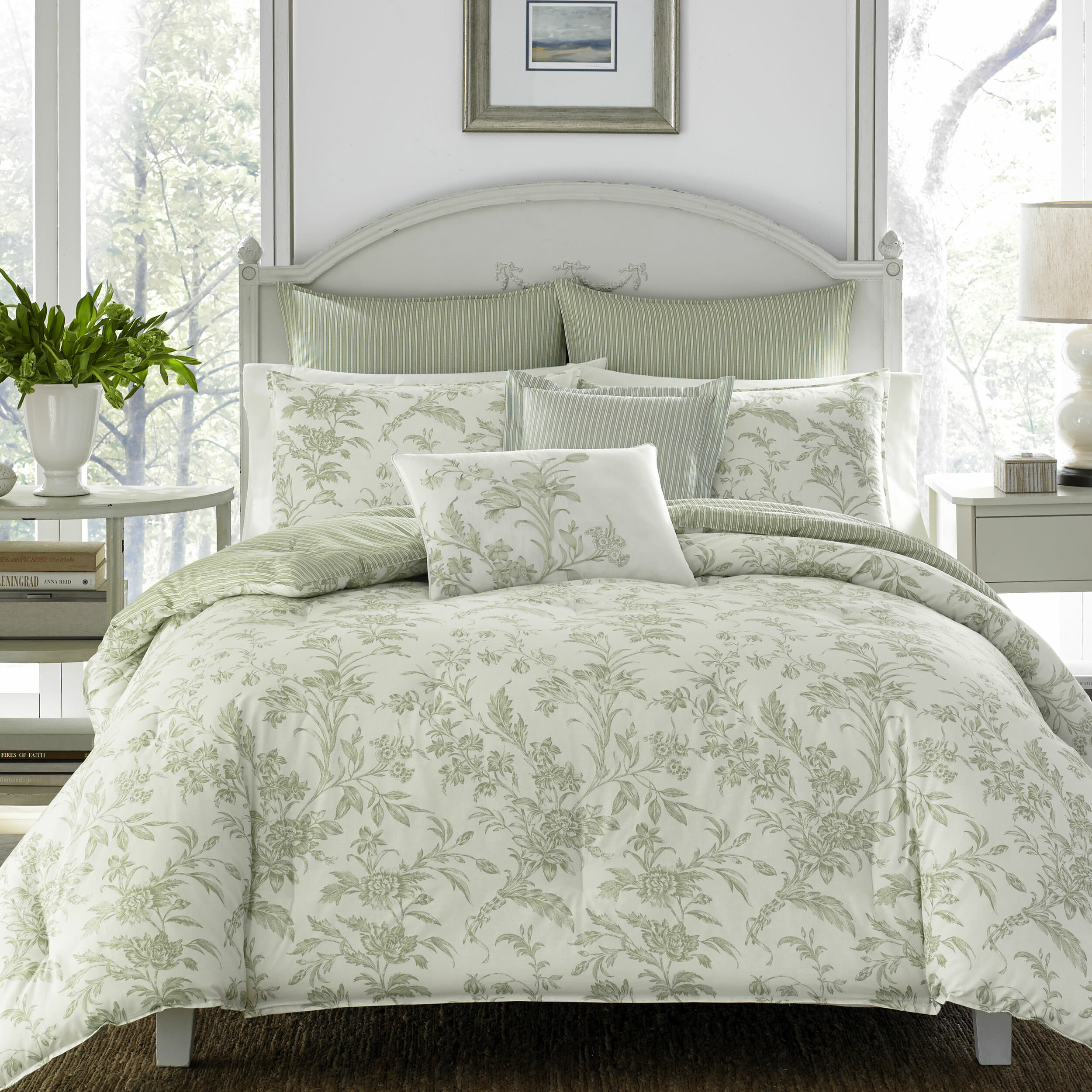 https://assets.wfcdn.com/im/84055690/compr-r85/6516/65165342/laura-ashley-natalie-green-floral-100-cotton-duvet-cover-set.jpg