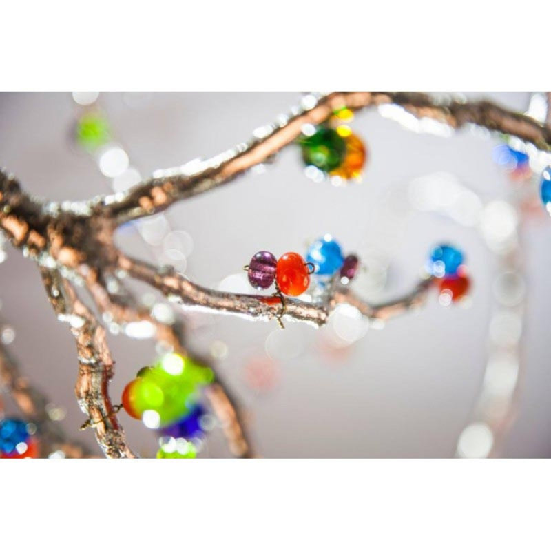Lustre suspendu sculpté à la main Light Branch Century, Couleurs mélangées, 44" Width x 44" Depth x 21" Height, Laiton brossé