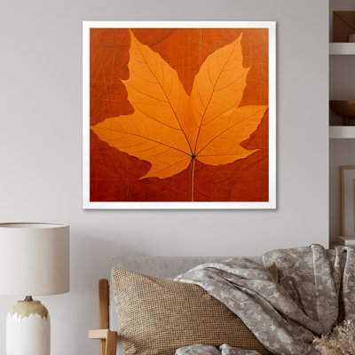 " Amber Autumn Maple Leave "