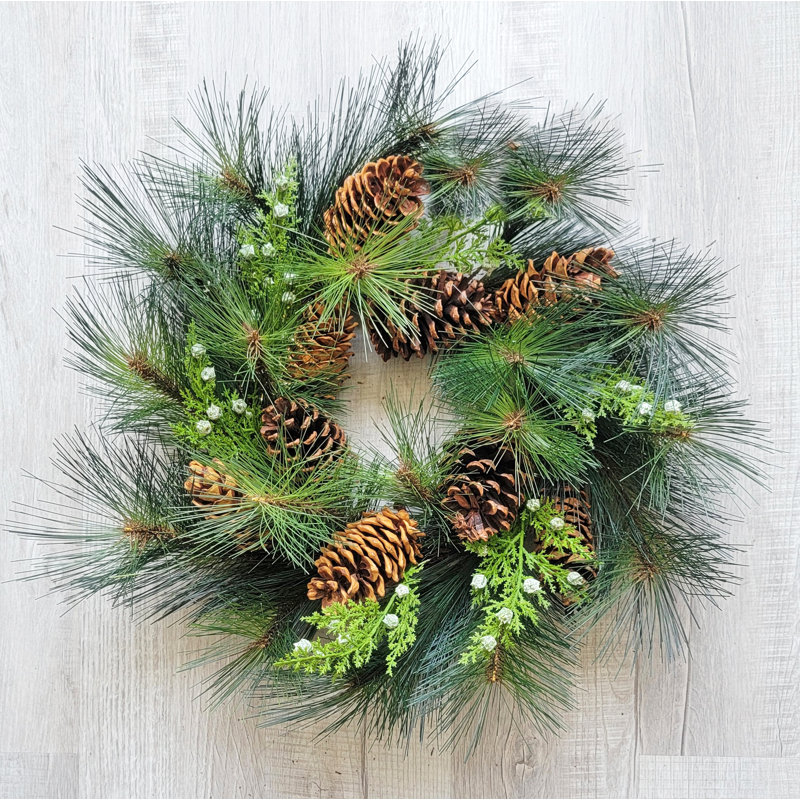 Couronne de Noël à longues épingles et genévrier, H 24 po x l 24 po x P 4 po