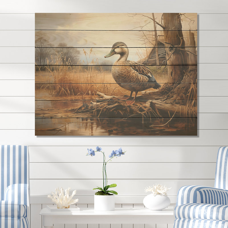 «Waddling Duck At The Barn I» - animal canard sur bois, H 34 po x l 44 po