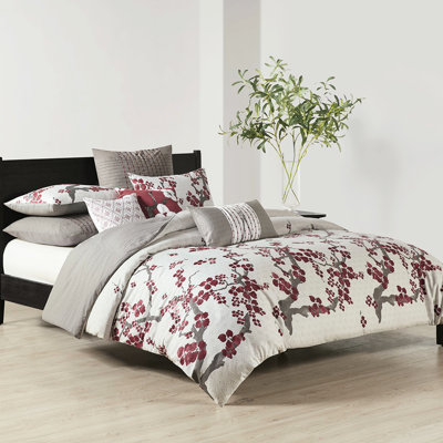 Taie décorative 26 po x 26 po en gris, 100% coton 200 pi, plissée et ornée de broderies rouges, fermeture à glissière cachée, literie à motif de cerisiers en fleurs 26 po x 26 po et brodée, convient à