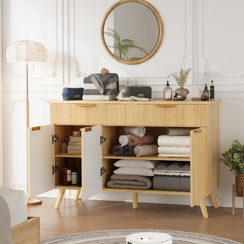 Buffet moderne cannelé avec tablettes réglables