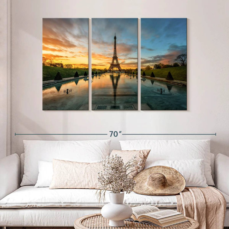 Lilie, reflet de la tour Eiffel, H 32 po x l 50 po