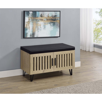 Banc de rangement à 2 portes Clackamas avec siège rembourré et amplement d'espace intérieur, parfait pour les vestibules et les chambres modernes