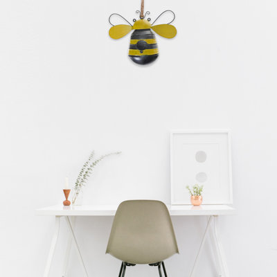 IH Casa Decor Metal Bee Birdhouse