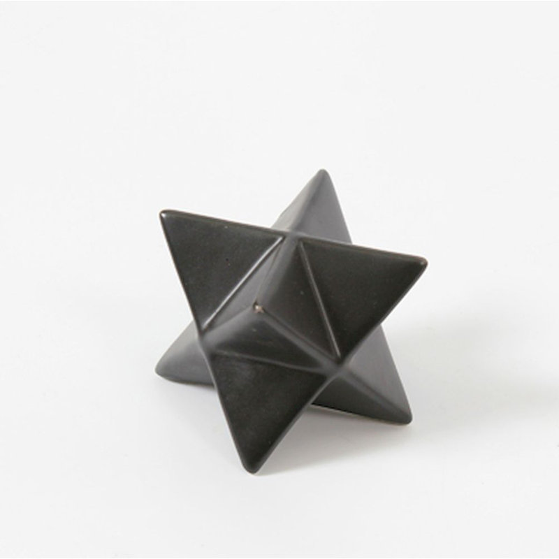 Sculpture hexagonal Bootle
