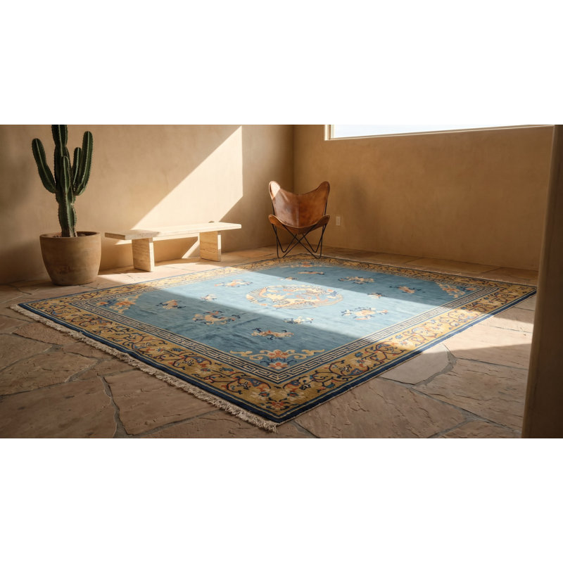 Tapis chinois à motif floral antique de couleur pièce bleu clair antique du début du 20e siècle