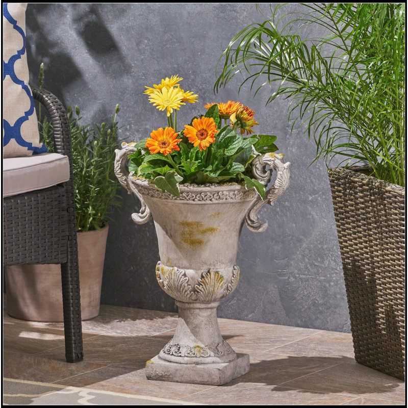 DELPHINE URN