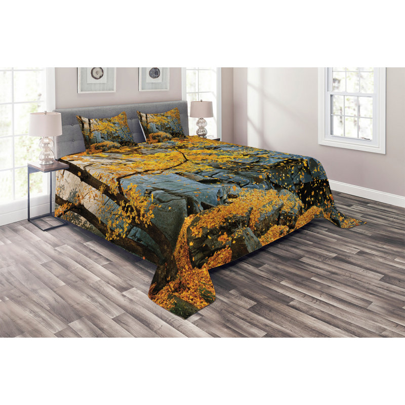 Farmhouse / Country Coverlet