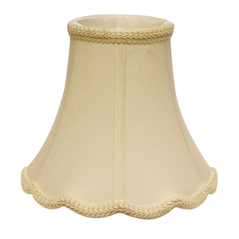 Abat-jour incliné en forme de cloche festonnée Monay Shantung, H 8 po x l 10 po x P 10 po, Ivoire ivoire