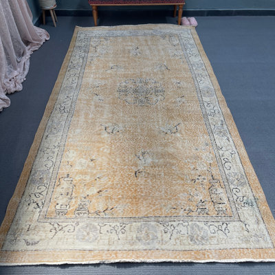 Classic Wool Patchwork Rug, 5.2 x 10.3 Ft Beige Rug