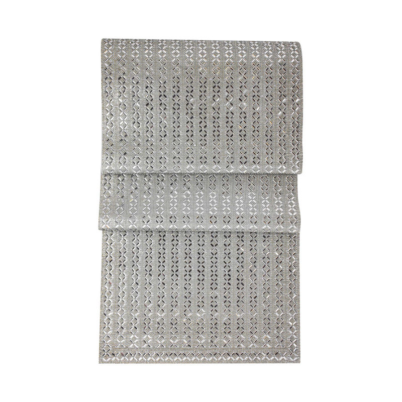 Chemin de table Sparkles Home Madison Avenue | Motif strass en X | Décoration élégante, 108 po x 13 po, Gris anthracite
