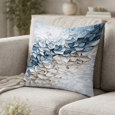 Coussin décoratif abstrait à motif de rivière à pétales de fleurs bleues et blanches