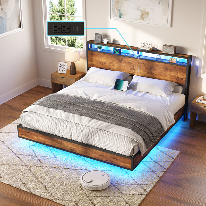 Cadre de lit flottant avec lumières DEL Tryston, lit plateforme industriel avec station de charge, Très grand, Brun rustique