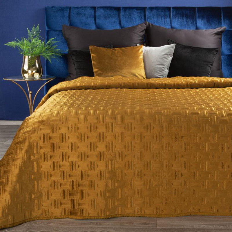 Yuvi No Pattern Bedspread