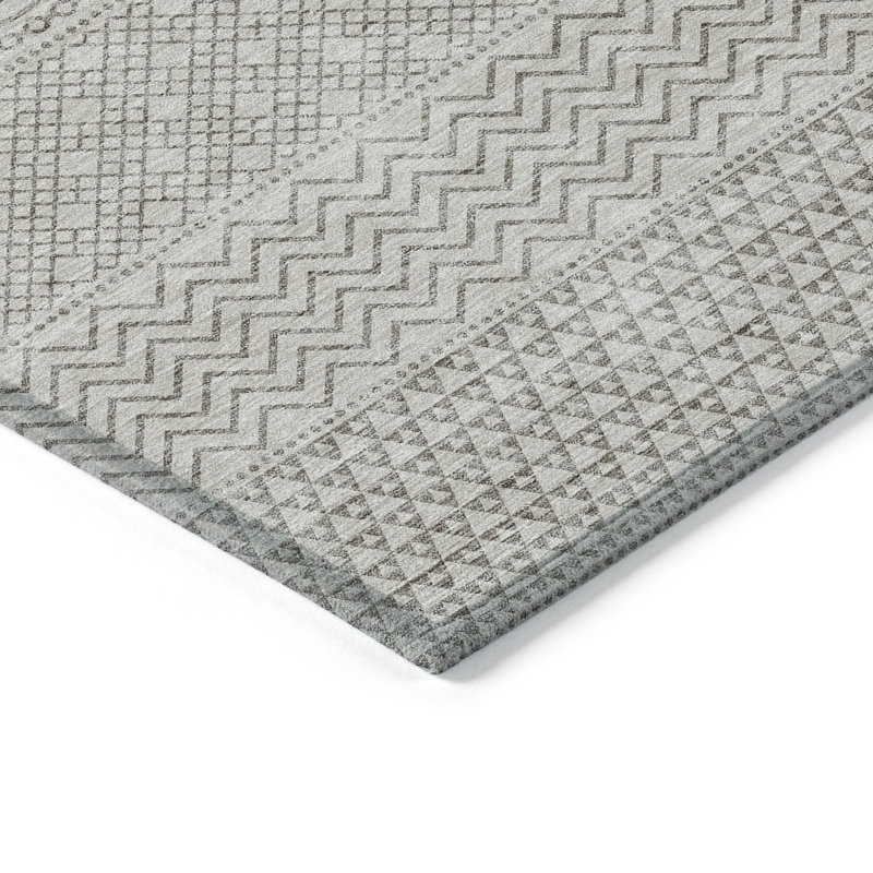 Tapis intérieur lavable à chevrons beige et ivoire 8 pi x 10 pi