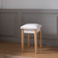 Design élégant et moderne de tabouret de maquillage en bois, siège de pu confortable avec coussin antidérapant. (blanc)