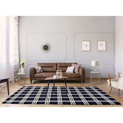 Tapis noir à carreaux