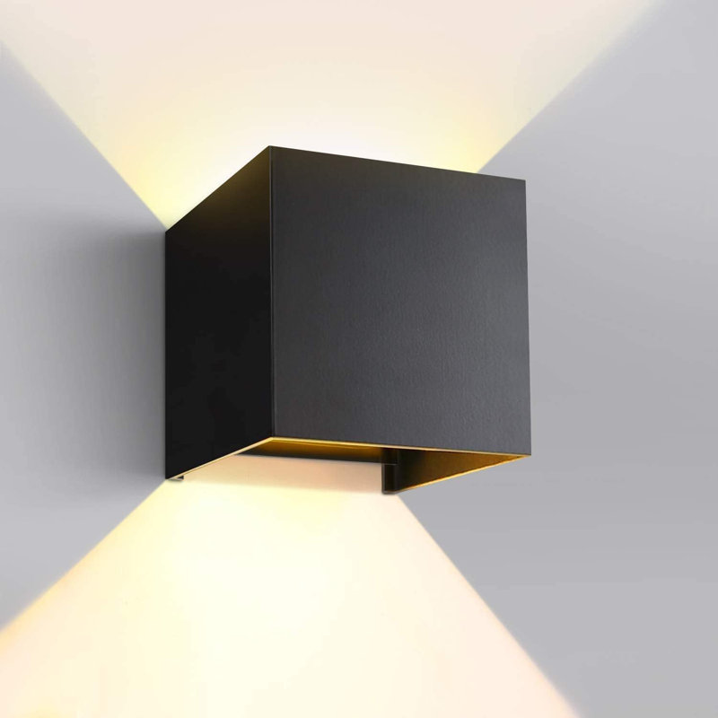 Nazira 1-Light Black Wallchiere