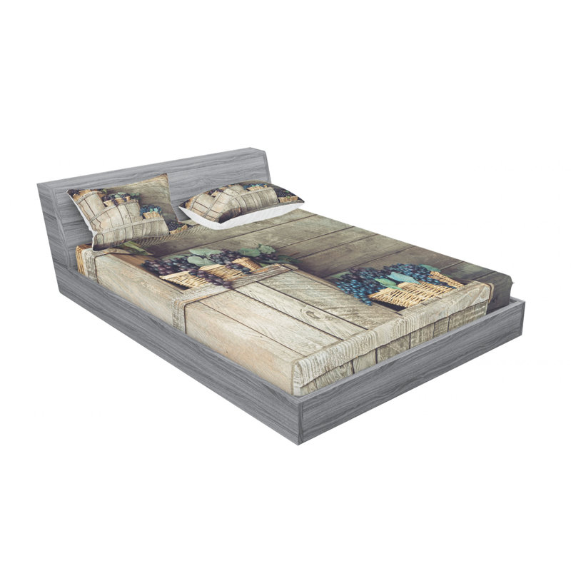 Ensemble de draps en bois avec plusieurs raisins dans un panier à ivy gourmet gourmet