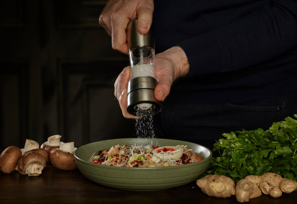 Season every dish perfectly with salt & pepper mills