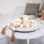 Plateau en bois perlé, décoration de table de cuisine ou plateau de service de ferme-576158751