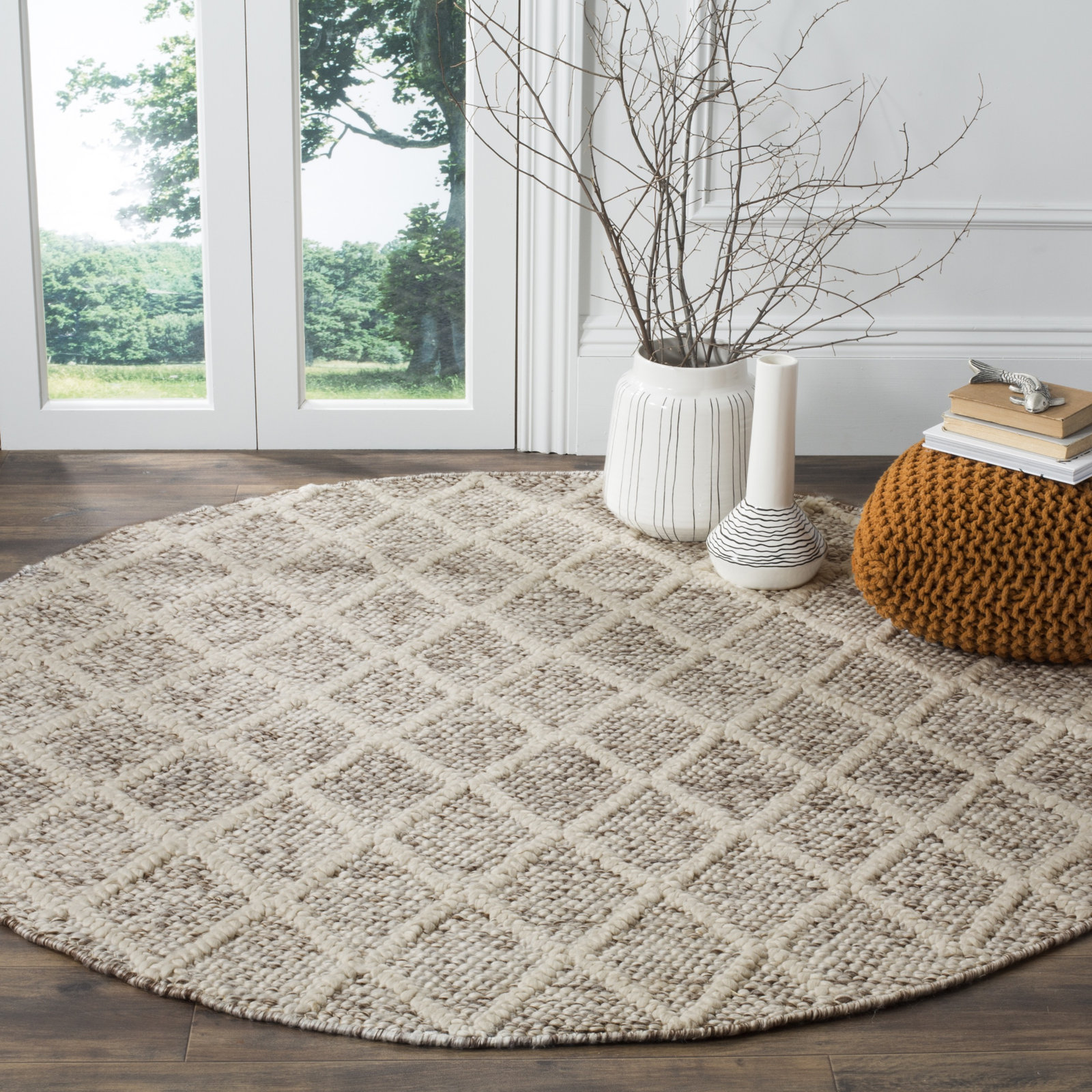 Russo Ivory Stone Hand-Woven Geometric Rug, Round 6'