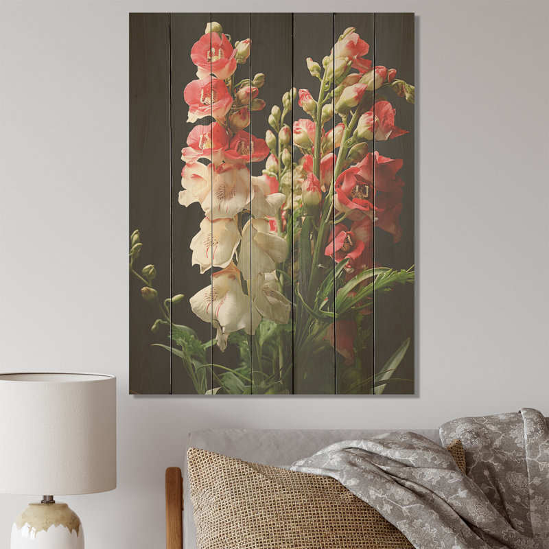 Snapdragons Serenade II - Snapdragons sur bois, H 44 po x l 34 po