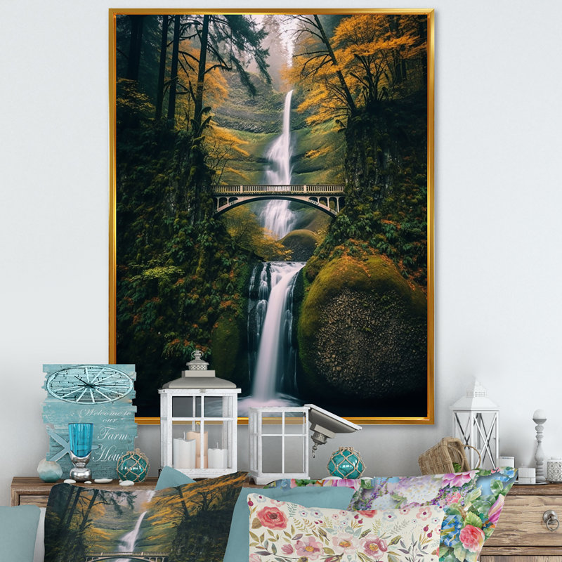 Oregon Multnomah Falls, paysage sur toile, H 44 po x l 34 po x P 1,5 po, Cadre flottant doré