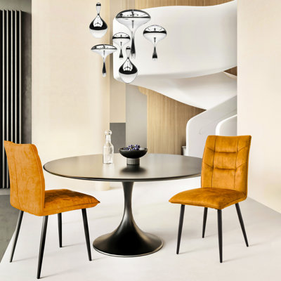 2 chaises de salle à manger en velours gris, pieds fuselés, finition rouille, pour espaces ouverts 2 chaises modernes jaune moutarde, fer poli, coussins moelleux, complément