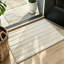 Tapis antidérapant à fines rayures, 119 x 79 cm, beige clair, pour couloir ou chambre.