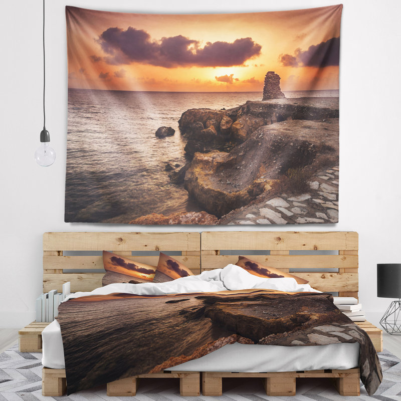 Tapisserie sur la plage avec ruines antiques, H 32 po x l 39 po