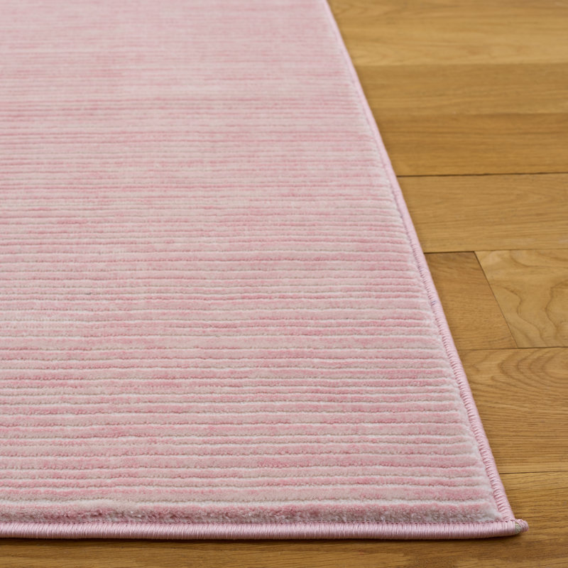 Tapis rose en polypropylène tissé à la machine Chamberland, Rectangle 5 pi 1 po x 7 pi 6 po