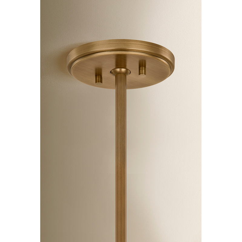 Teddy Chandelier, 30