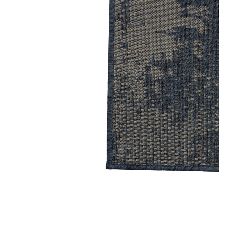 Indoor / Outdoor Rug, Rectangle 7'10" x 10'