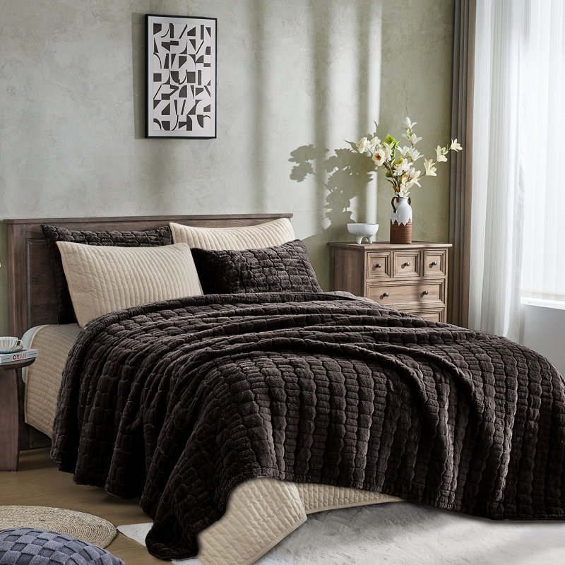 Faux Fur Geometric Quilt Set, King Quilt + 2 King Shams, Hunter Green