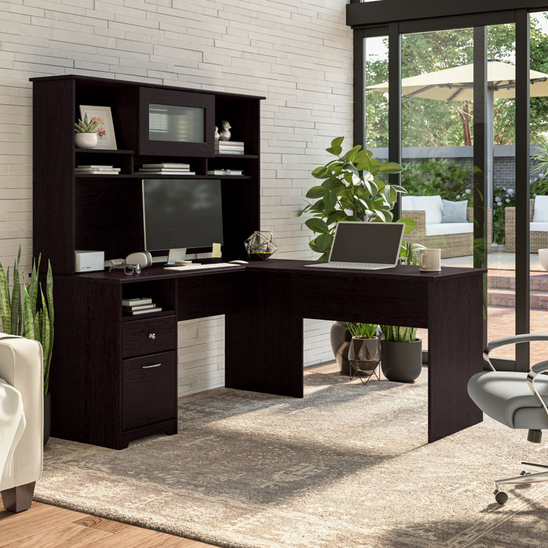 Bureau de direction en L avec huche Ovia, Chêne espresso, 66" H x 60" W x 59.45" D