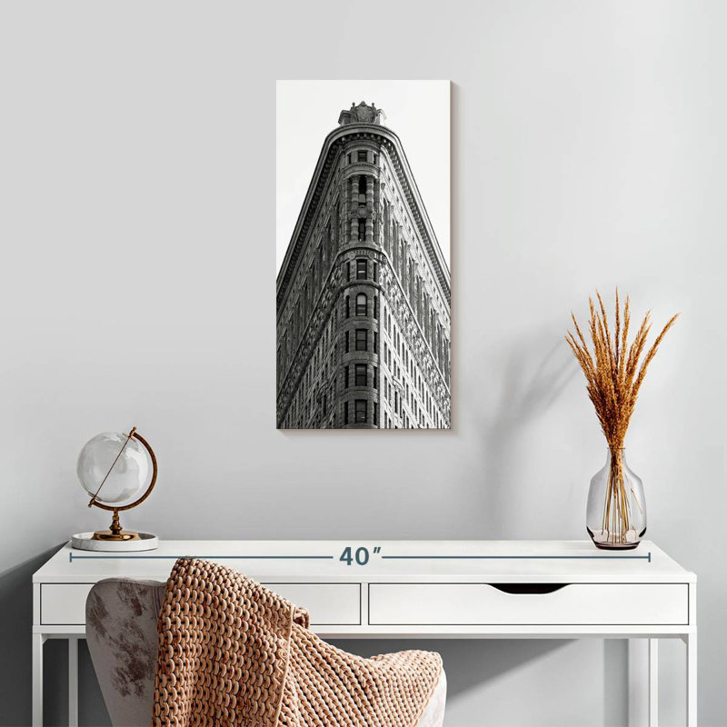 Flatiron Building, H 24 po x l 12 po