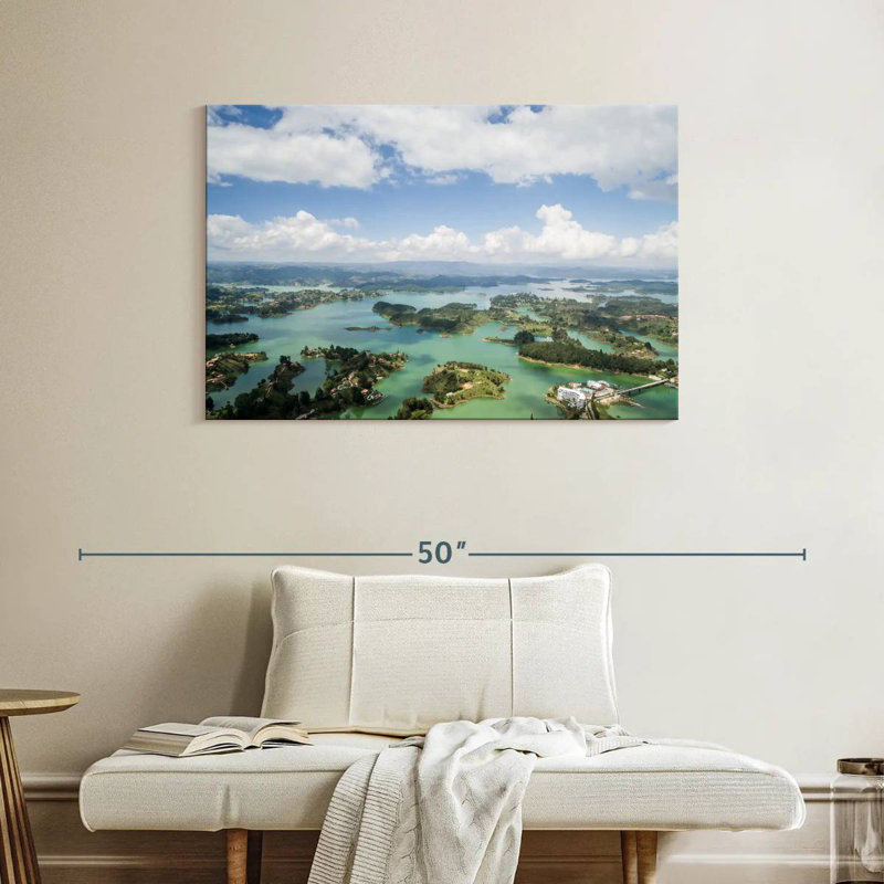 Guatape Lakes, H 26 po x l 39 po