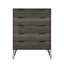 Commode de chambre contemporaine à trois tons gris avec tiroirs perchés sur des pieds en métal avec placage en acacia