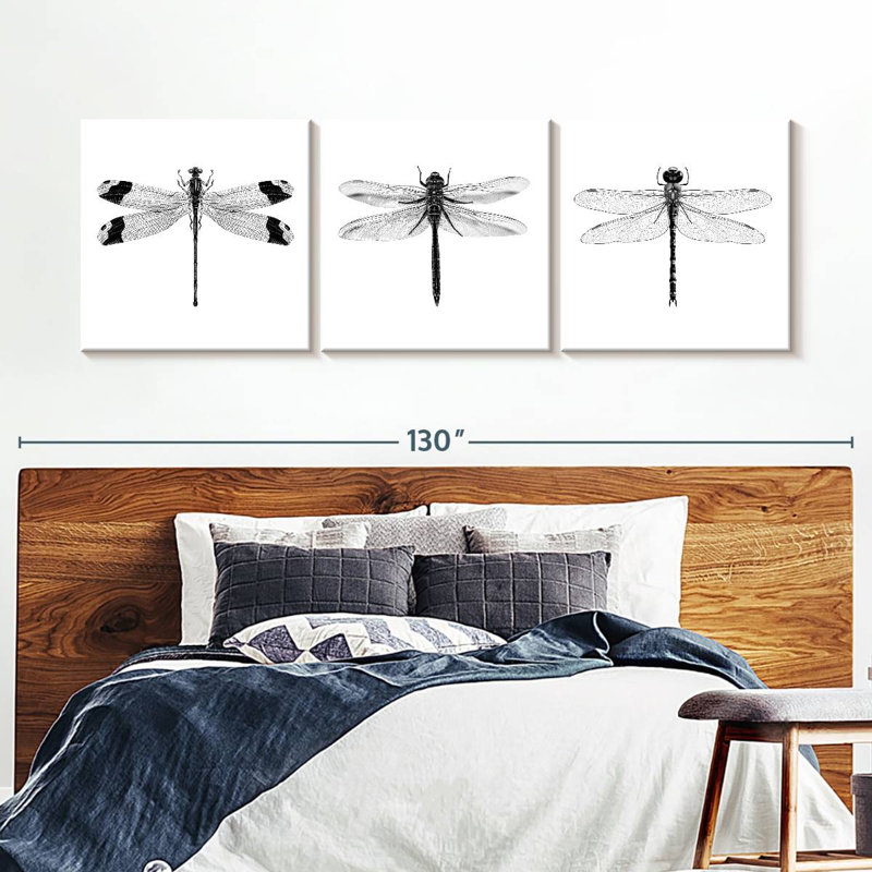 Reproduction sur toile de plusieurs libellules noires, H 36 po x l 110 po x P 1,25 po