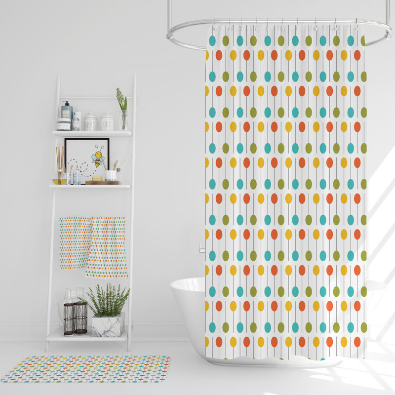 Rideau de douche simple à pois Overholt, H 83 po x l 70 po
