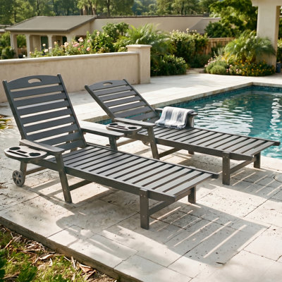 Chaise longue réglable en PEHD de 78,1 po avec inclinaison à 5 positions, table d'appoint pliable et roulettes intégrées pour terrasse de piscine (ensemble de 2)