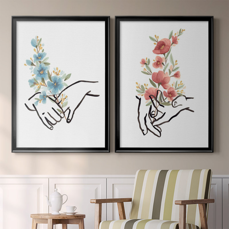«Hands And Flowers I», ensemble de 2 reproductions d'art sur toile encadrées, H 24,5 po x l 37 po x P 1,25 po, Noir