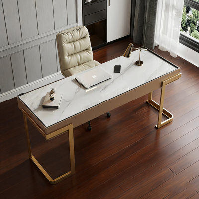 Bureau de luxe moderne et lumineux