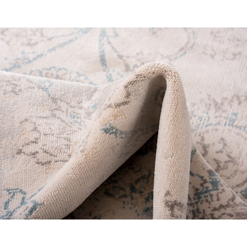 Iyanna Oriental Beige/Blue Area Rug, Runner 2'7" x 6'
