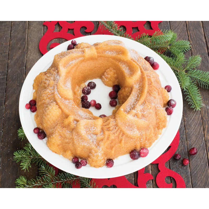 Nordic Ware Seasonal Holiday Wreath Bundt Cake Pan
