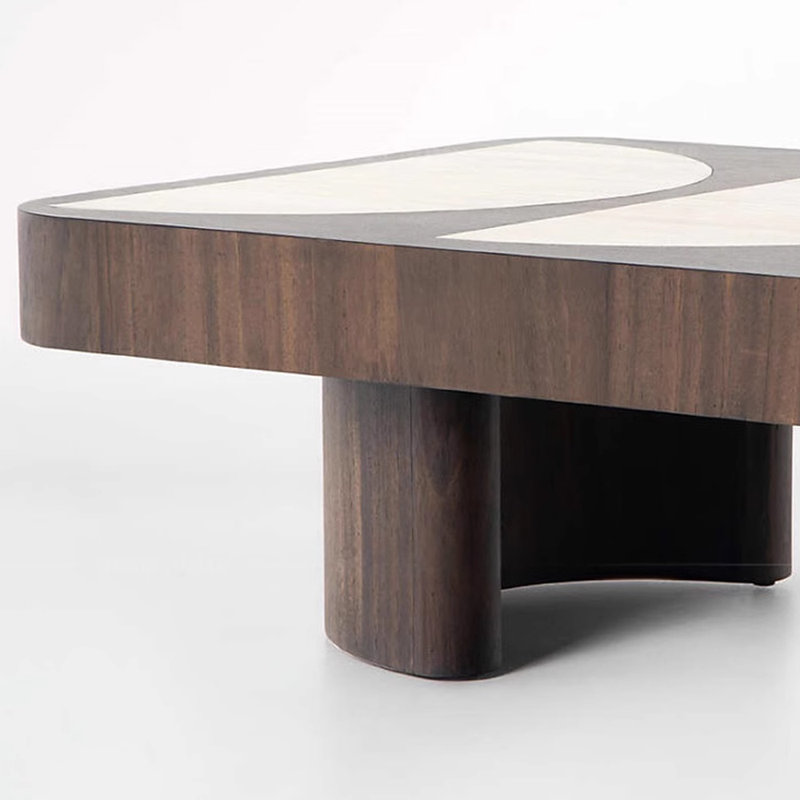 Table basse moderne en bois massif de style wabi-sabi